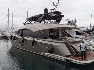 Monte Carlo Yachts 80 (like new)
