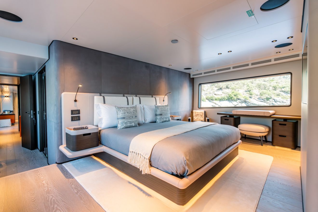 2024-CUSTOM-LINE-NAVETTA-30-–-master