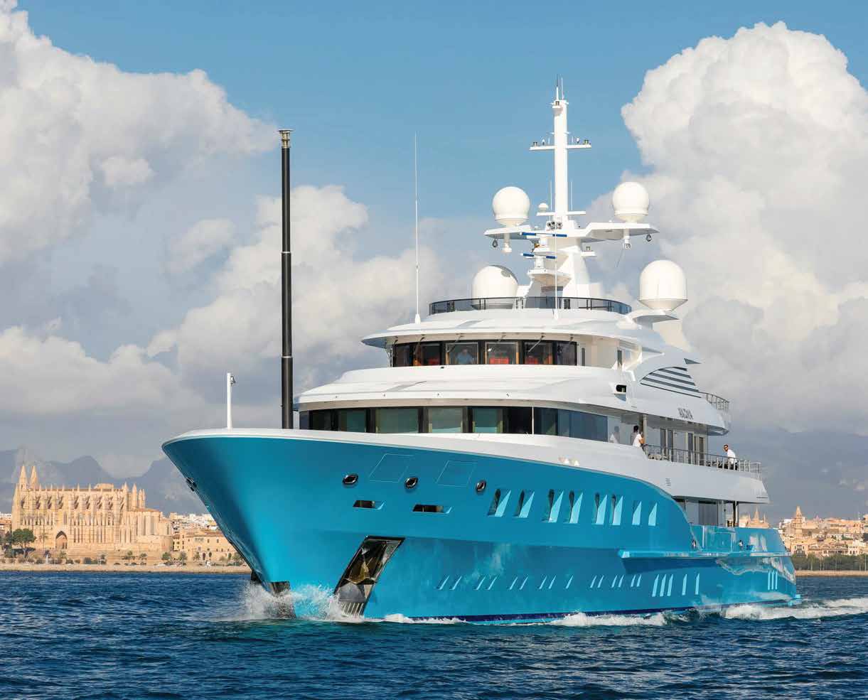 Axioma-yacht