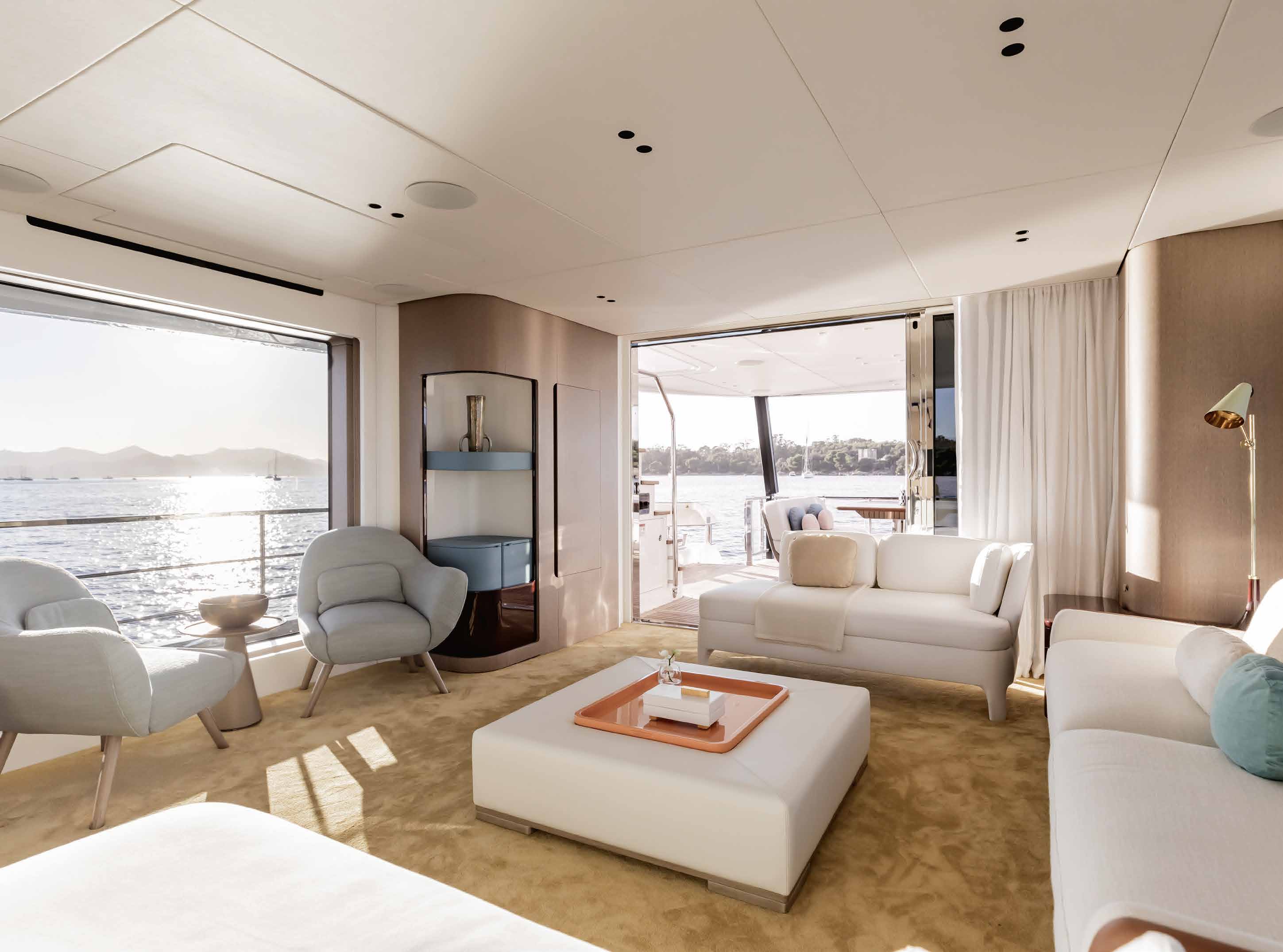 Azimut0Yacht-Grande26M-saloon