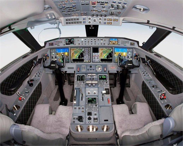 Gulfstream650-2018-helm-station