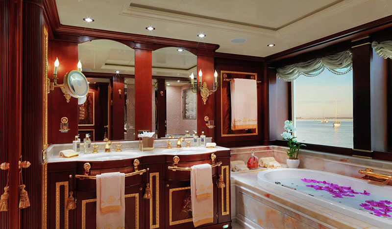 Isa_yacht_47m-interior-design-master-bathroom