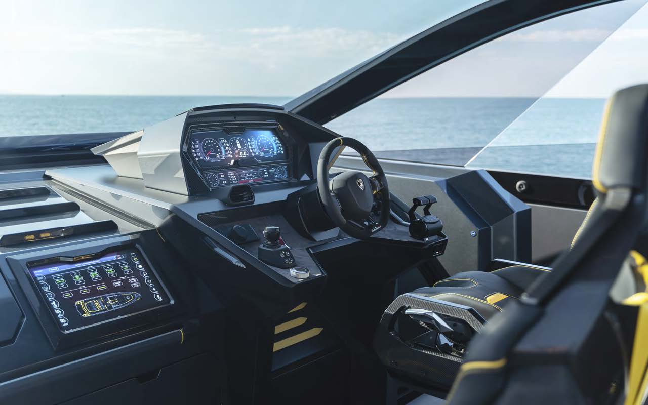 Lamborghini-yacht-tecnomar-pilot-cockpit-drive1