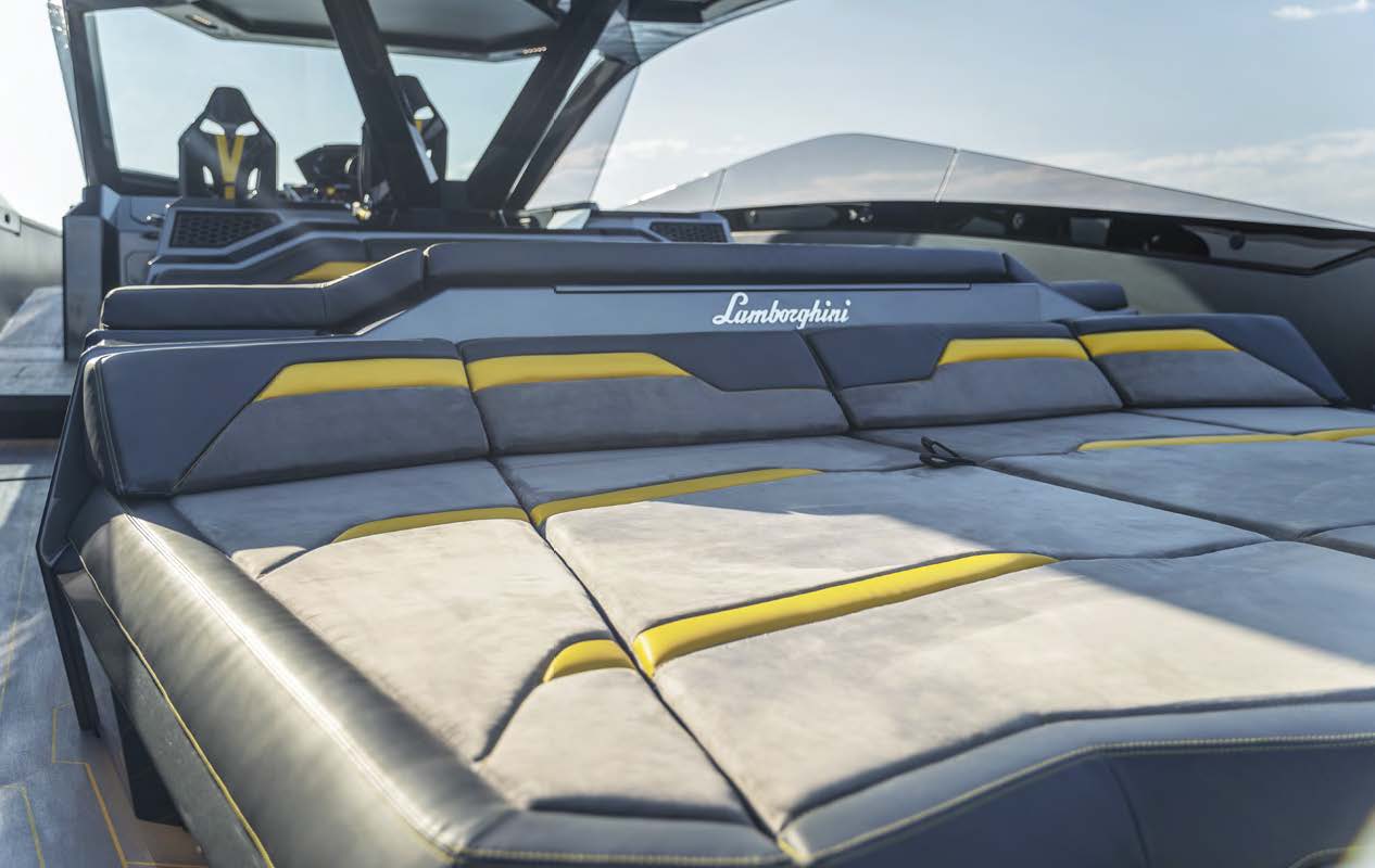 Lamborghini-yacht-tecnomar-sunpads