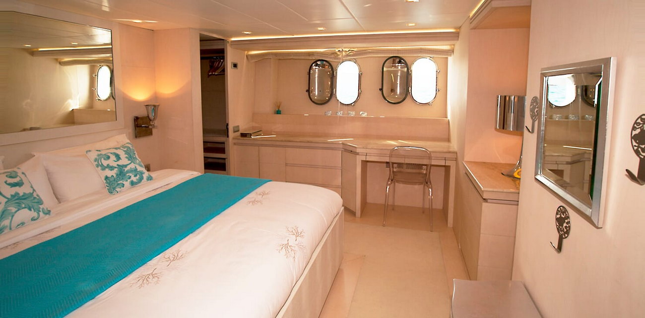 Maiora-yacht-33m_charter-master-cabin1