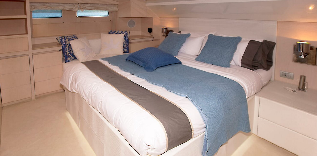 Maiora-yacht-33m_charter-vip-cabin