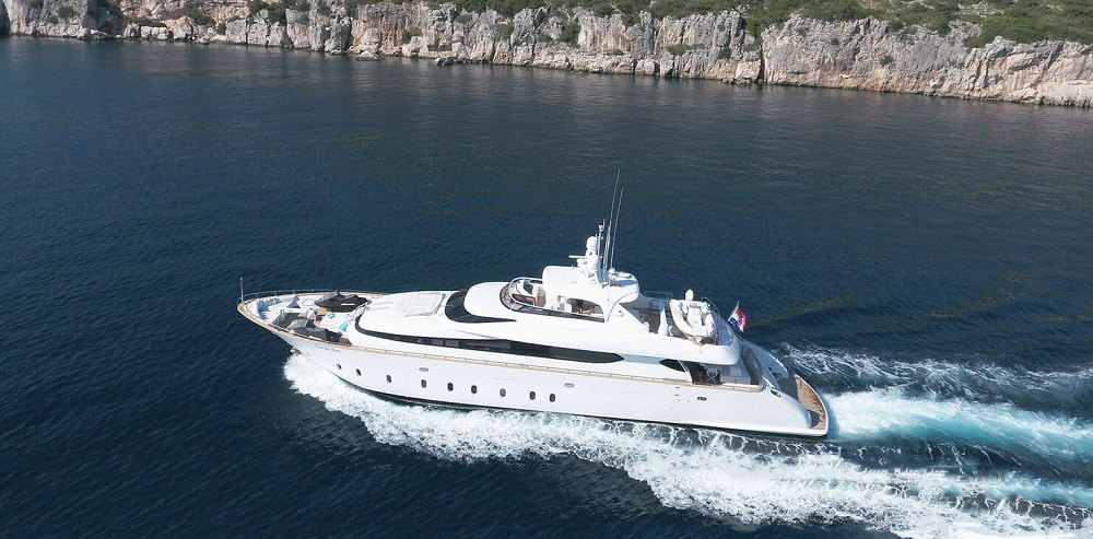 Maiora-yacht-33m_charter