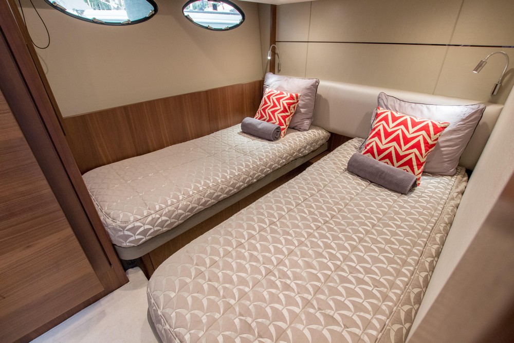 Princess-yacht-60-2014-guest-cabin