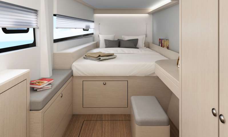 SILENT+60-catamatan-yacht-guest-cabin