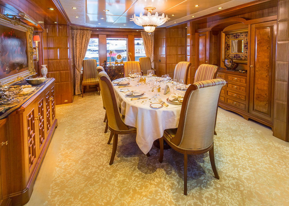 Sensation-yacht-47-saloon-interior-dining-area