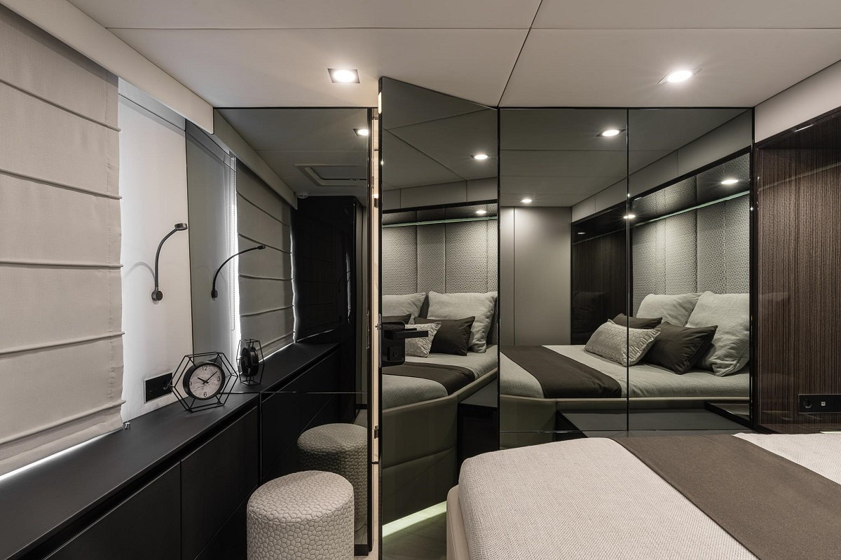 Sunreef-sailing70-2020-bedroom
