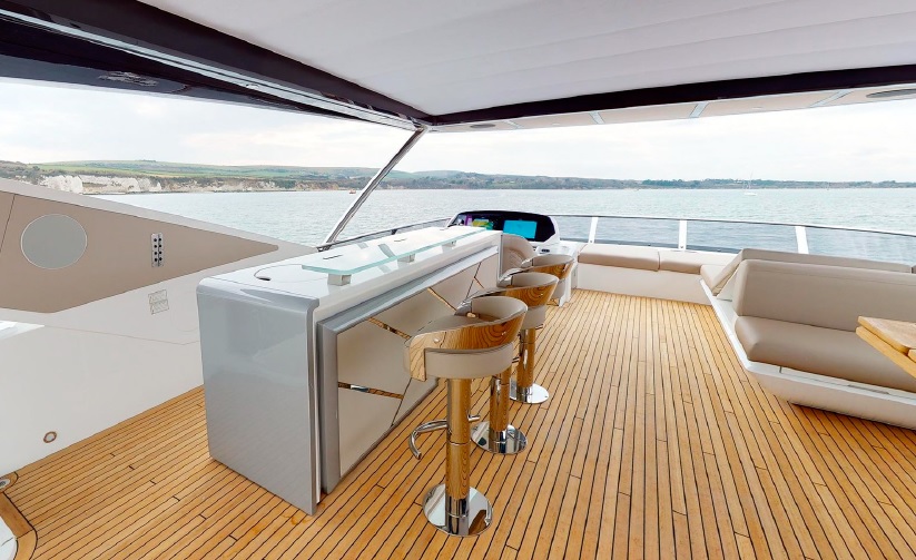 Sunseeker90-ocean-flybridge-yacht