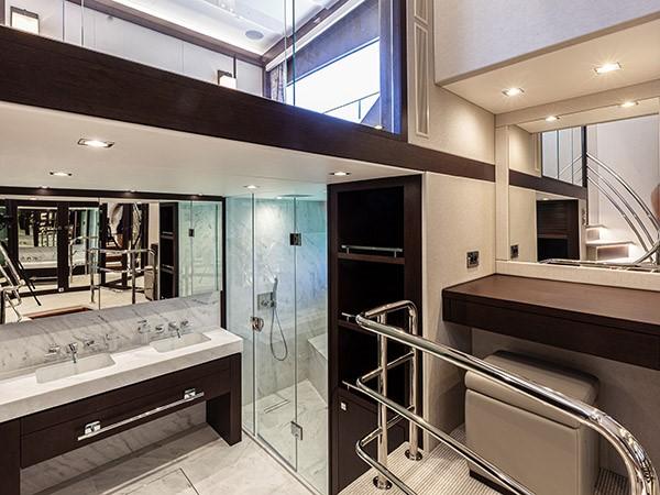 Sunseeker_95Yacht__2020-interior-master-suite-bathroom