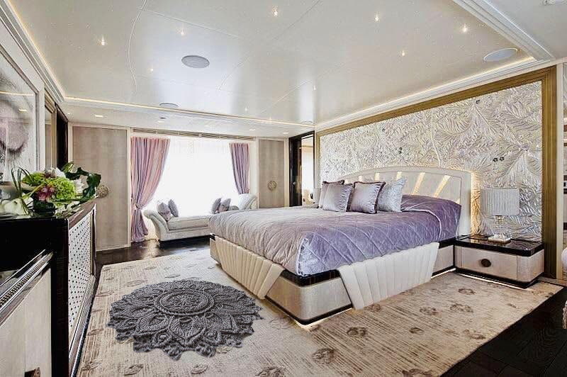 _carpet-knitting-in-yacht-interior
