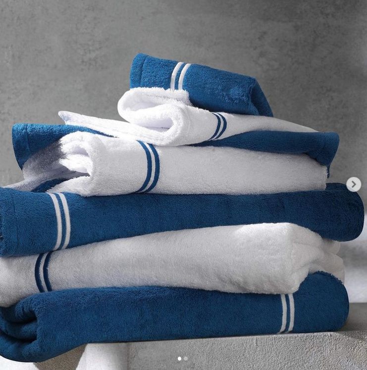 blue-white-towels