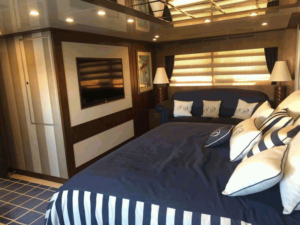owner-suit-bandido-90-yacht-2010