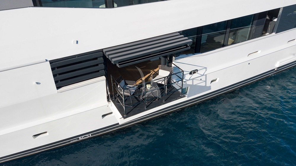 yacht-charter-35m-folding-balcony