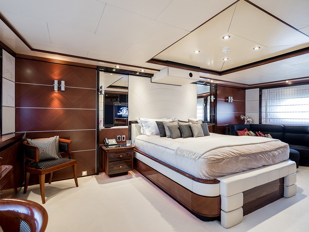 CRN_yacht_43M_maser_cabin