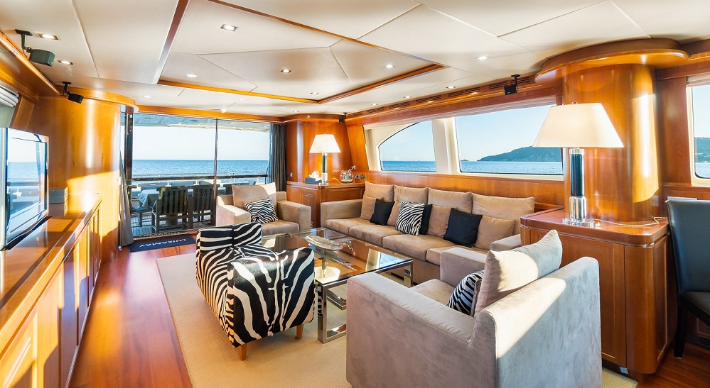 Falcon_yacht_30M_for_sale_saloon