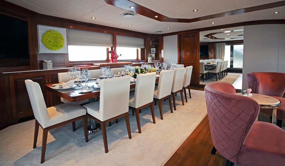 Saloon_benetti_51M_yacht_for_sale_dining_area
