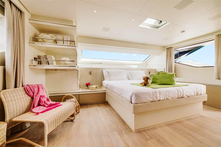 Sanlorenzo102-yacht_cabin