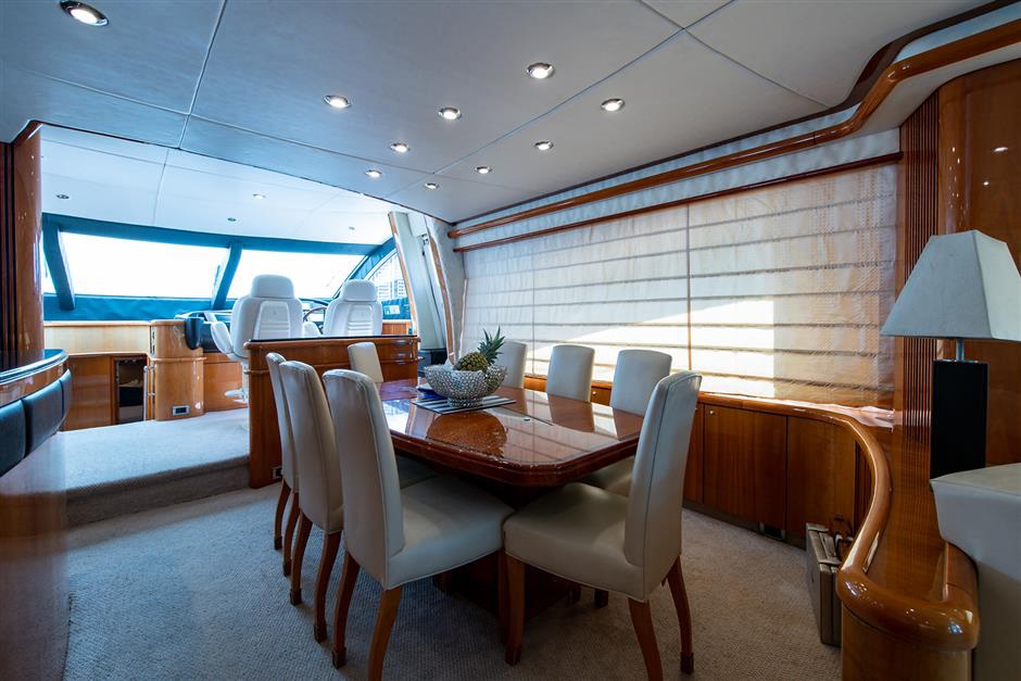 Sunseeker82_yacht_for_sale2017-2019_dining