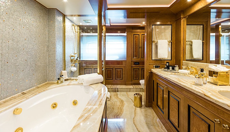 mondo_yacht_bath_room