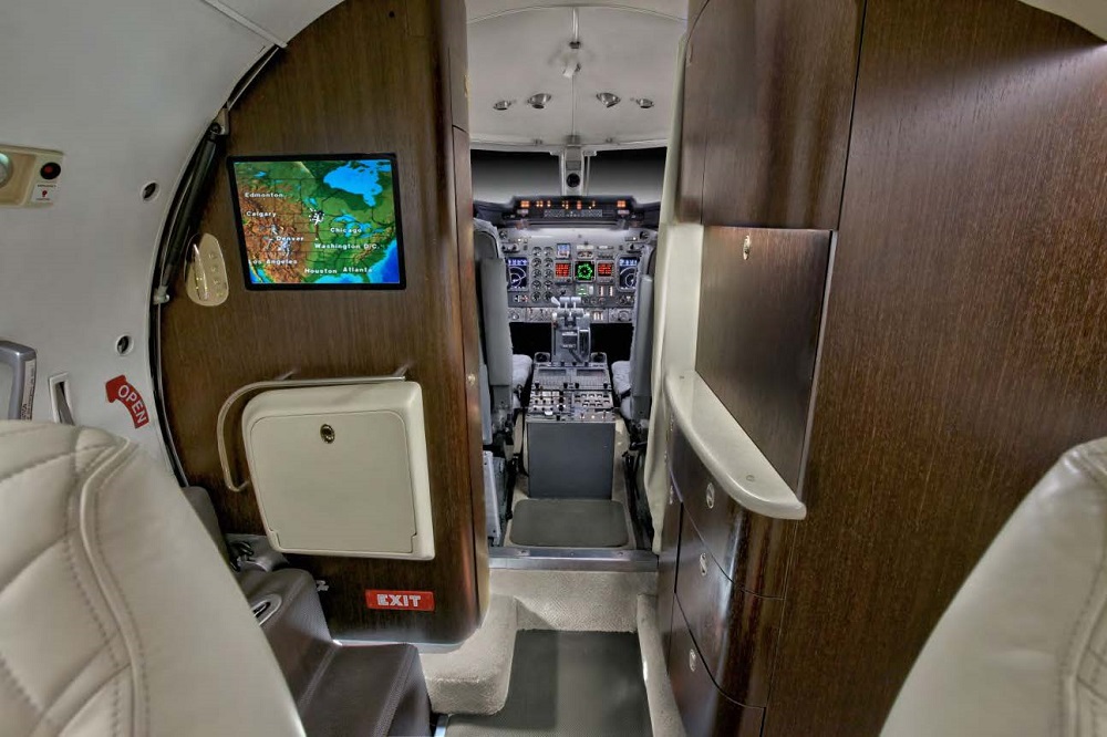 Bombardier-Learjet60_2002_galey