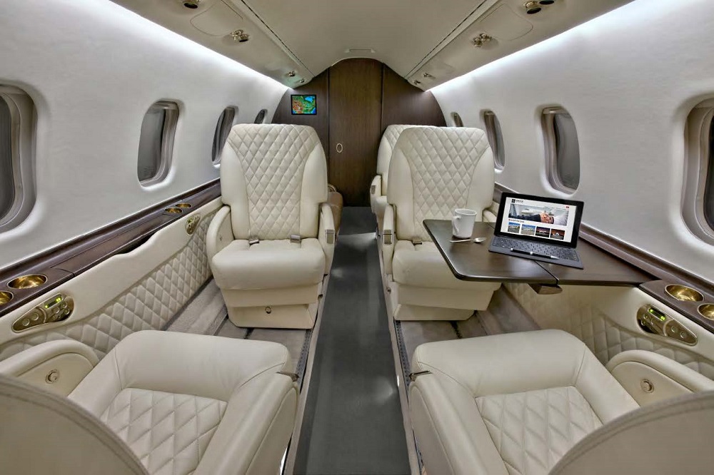 Bombardier-Learjet60_2002_new_interior_saloon