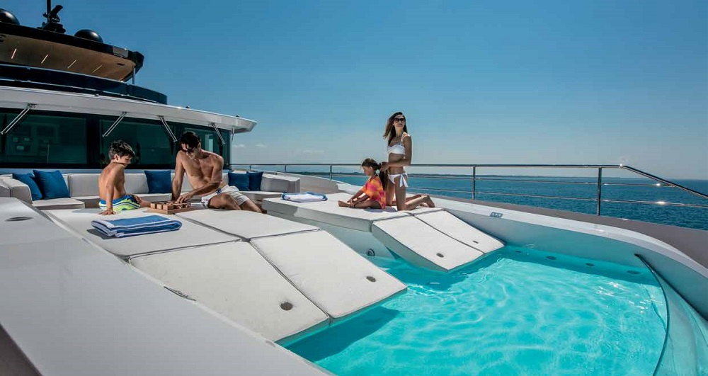 Mangusta_Yacht_Oceano43m_pool_Worldmarine