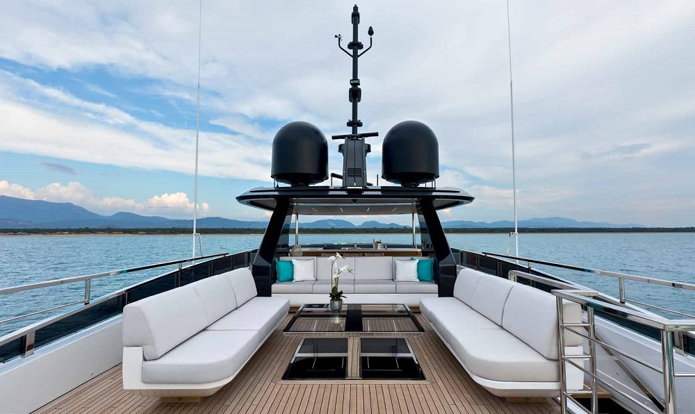 Mangusta_Yacht_Oceano43m_sundeck_Worldmarine