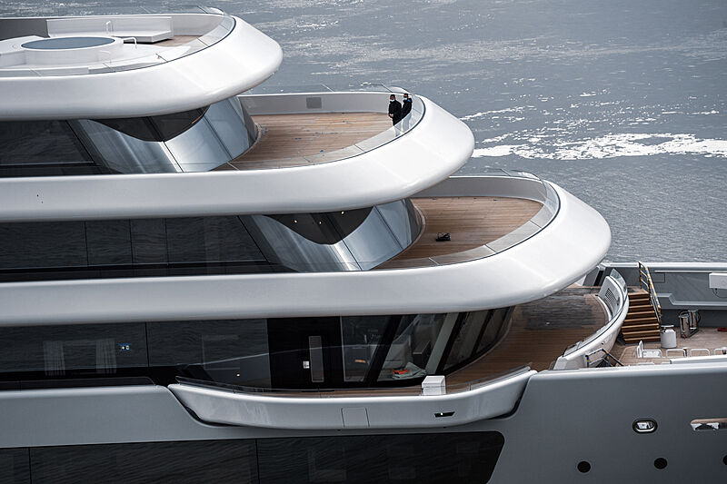 Solaris-yacht-Abramovich-profile