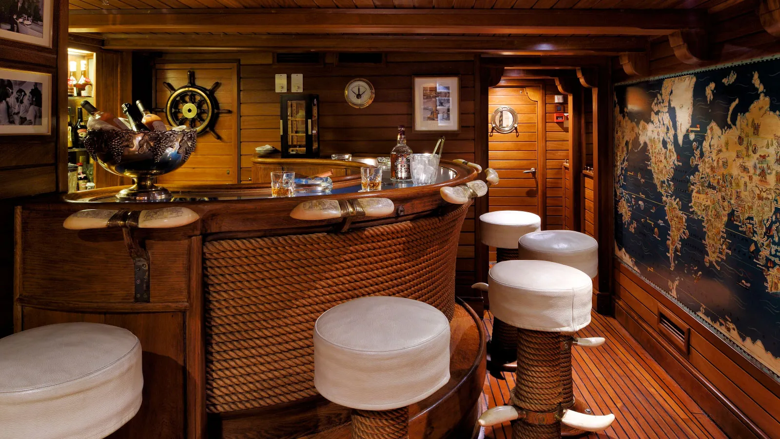 Christina O bar ChristinaO-bar.jpg