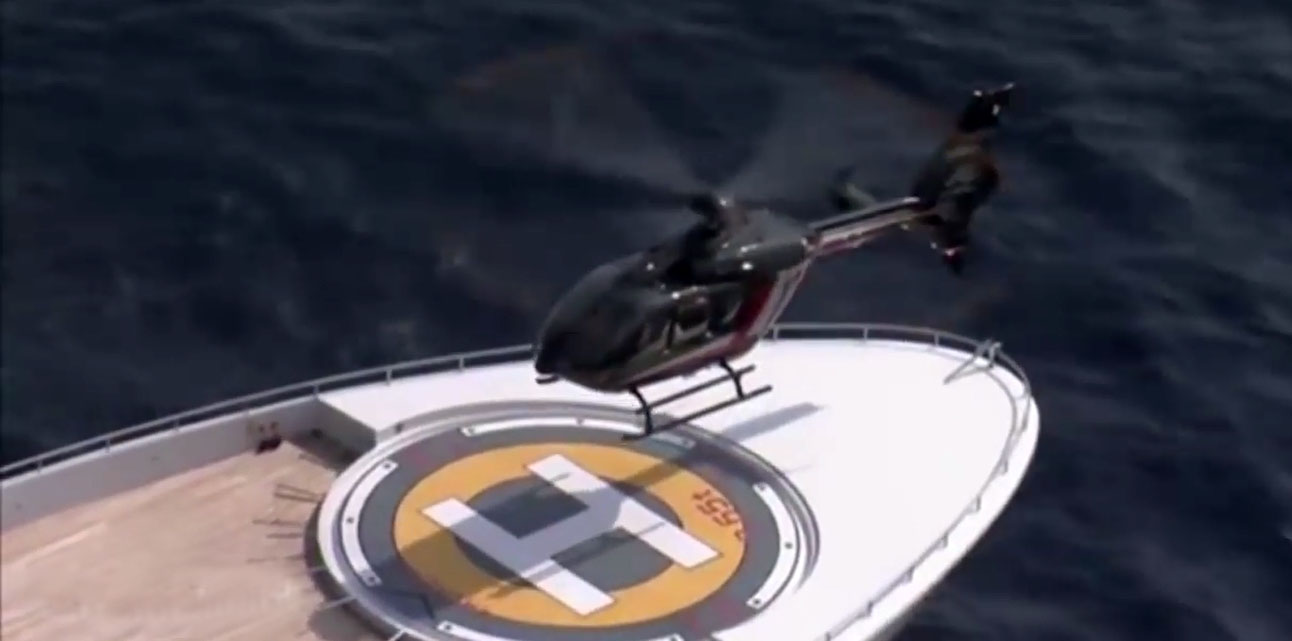 helicopter_landing_on_yacht
