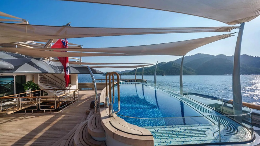 flying-fox-superyacht-spa-deck.jpg