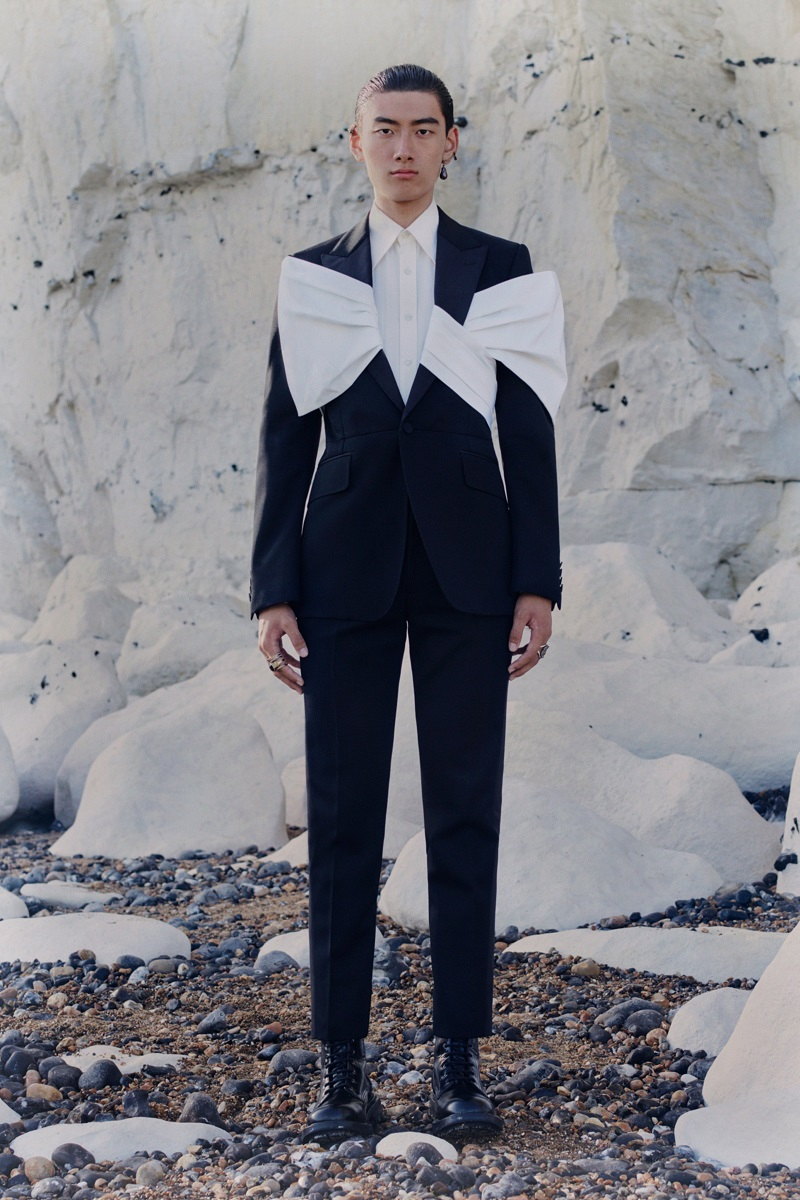 Alexander-McQueen-Menswear-2021