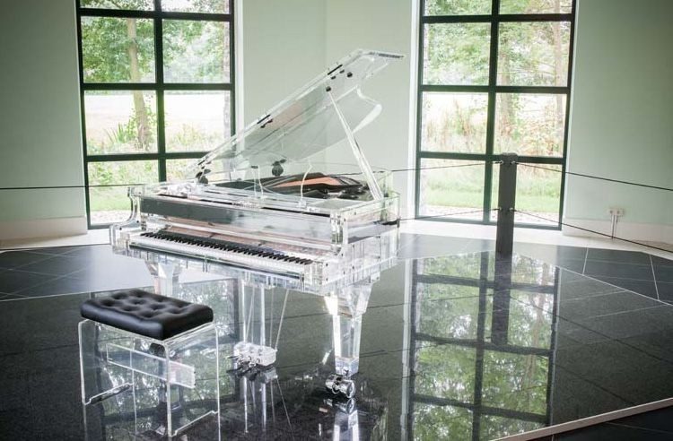 crystal-piano-3.2million$
